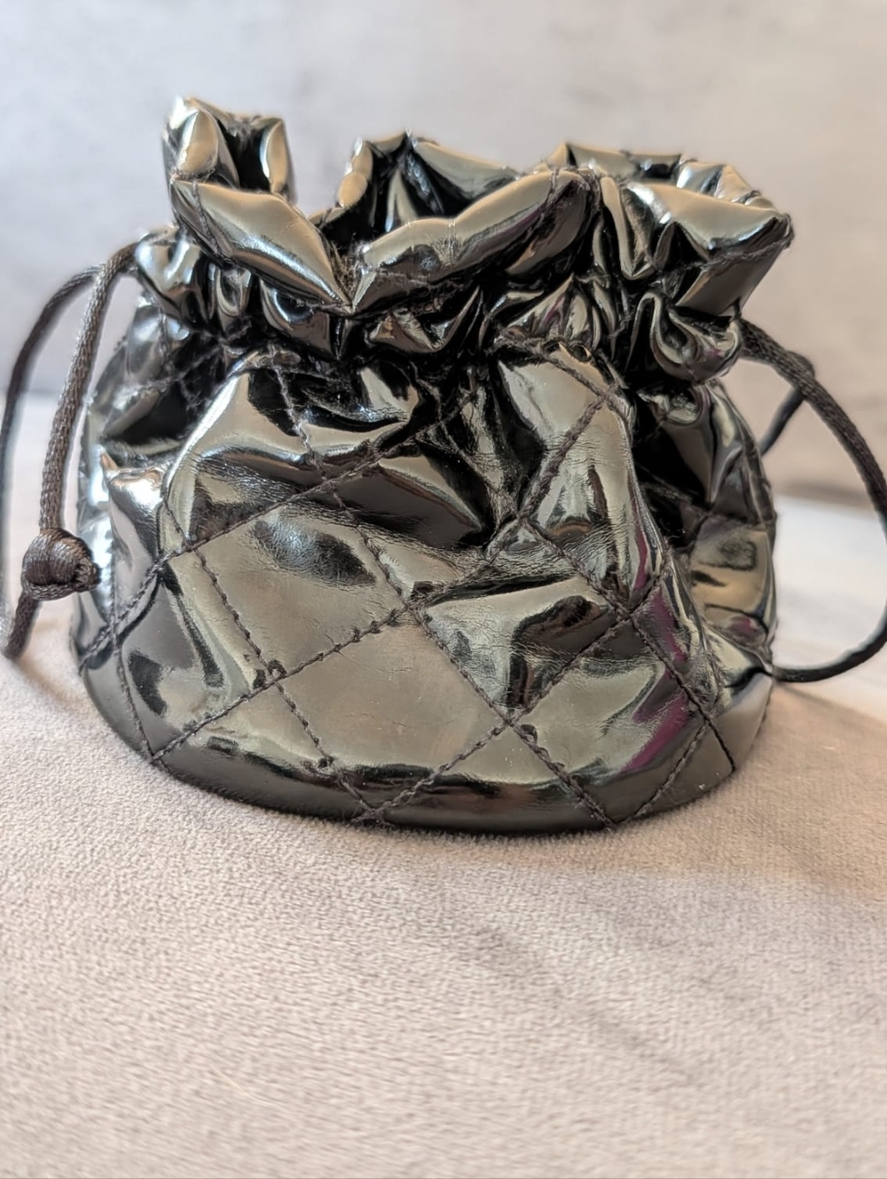 Retro GUESS Mini Jewelry / Watch Travel Pouch - Y2K Black Quilted Pouch - Picture 3 of 5